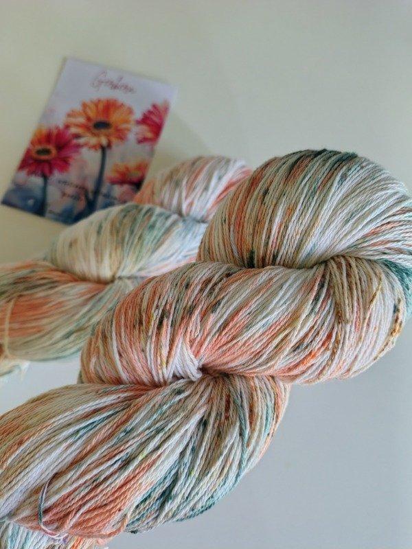 Producto - PREVENTA GERBERA x 3. Kit hilados + curso REMERA ENSUEÑO.