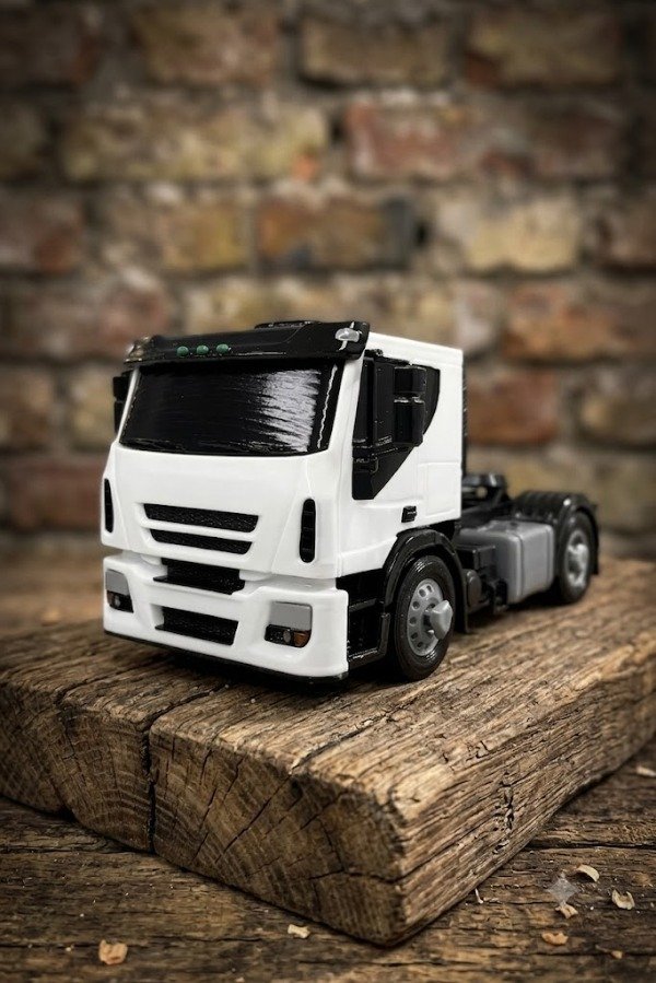 Producto - Camion Iveco Tector escala 1:32 Replica