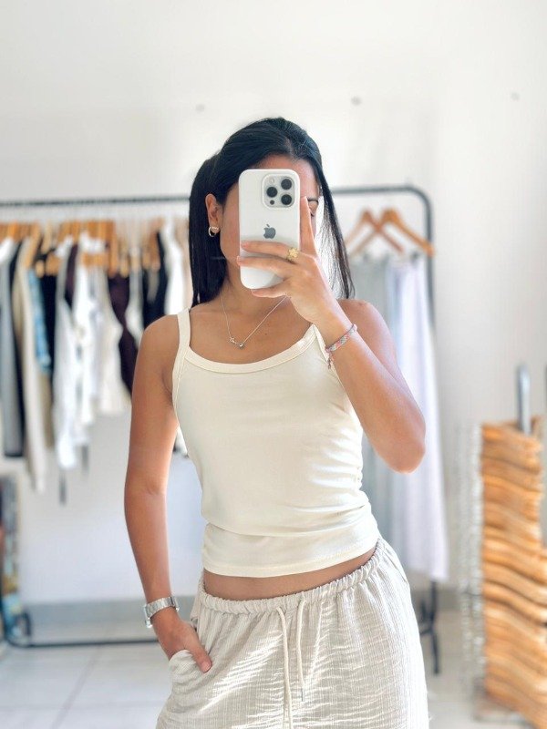 Producto - Musculosa Frame crema