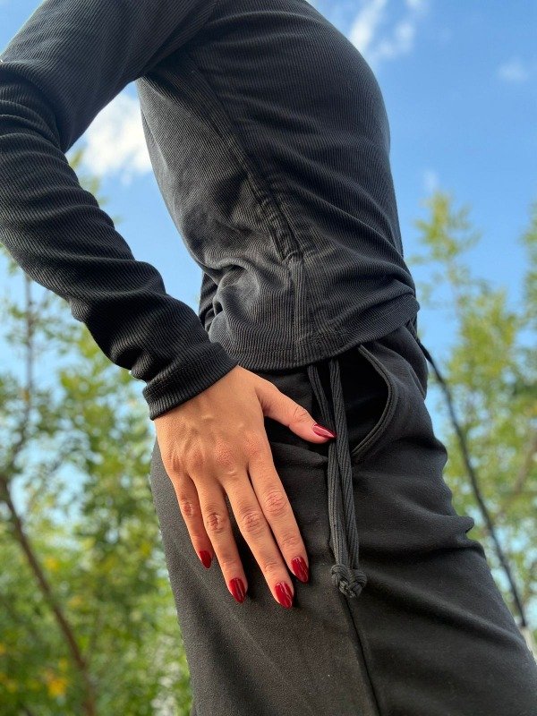 Producto - Remera ML morley con tiras reguladoras laterales Negro 3310