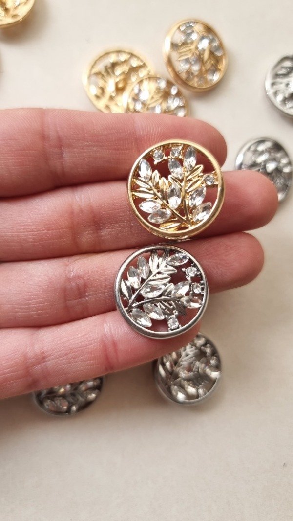 Producto - Botón hoja calada con strass 2cm