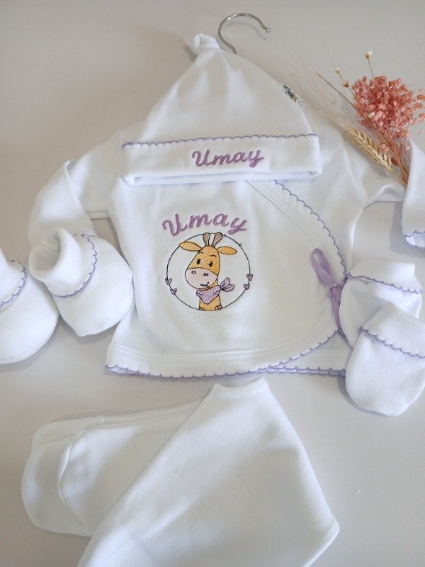 Producto - Ajuar jirafita lila personalizado 5p - 0