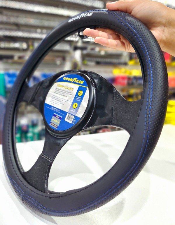 Producto - CUBRE VOLANTE GOODYEAR NEGRO COSTURA AZUL