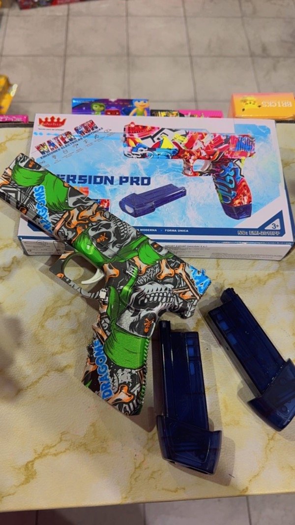 Producto - PISTOLA DE AGUA CON LUZ Y SONIDO