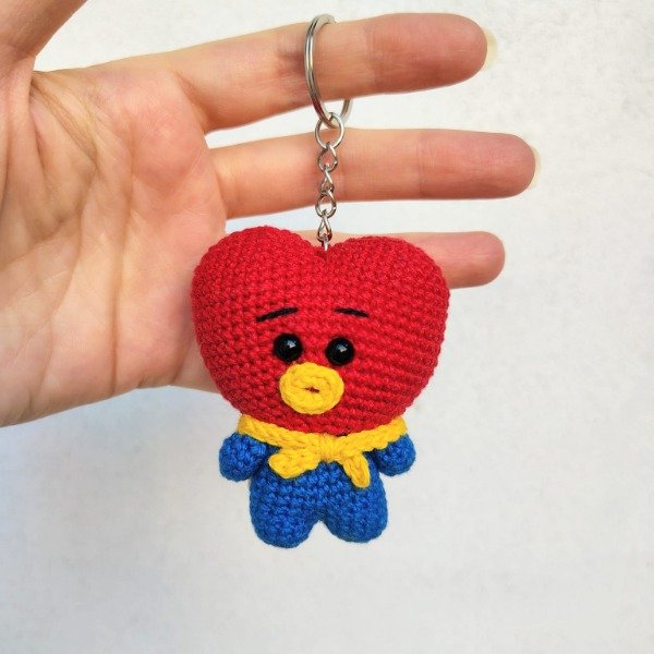 Producto - Llavero BT21 BTS Tata tejido amigurumi