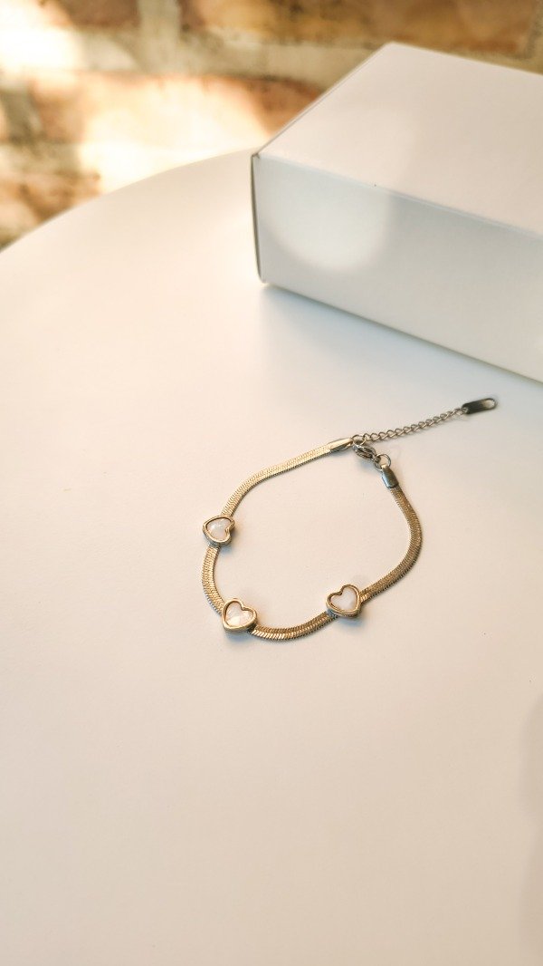 Producto - Pulsera Elegant con Corazones blancos