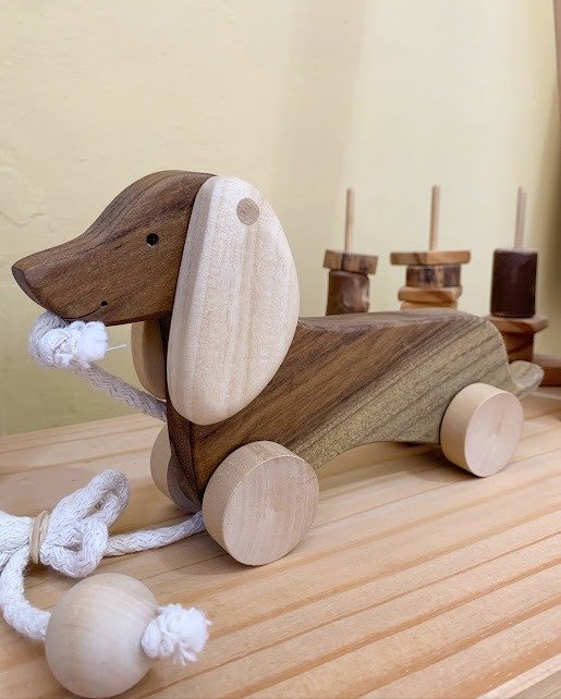 Producto - Perro salchicha - orejas moviles