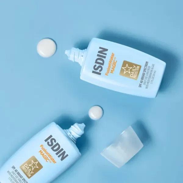 Producto - ISDIN Fusion Water MAGIC Lightweight Clear Face Sunscreen SPF 40 50ml - 0