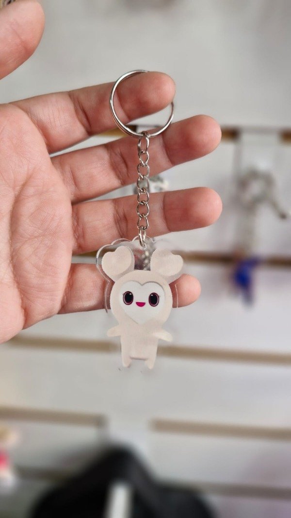 Producto - TWICE - LLAVERO ACRÍLICO LOVELY DAVELY (DAHYUN'S) BLANCO