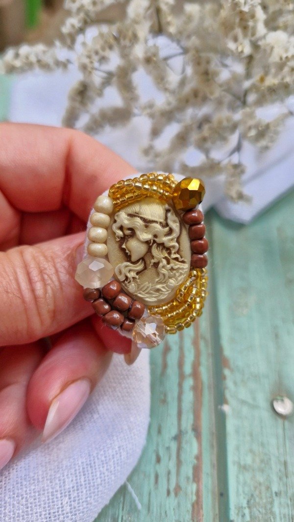 Producto - Prendedor Margot dorados