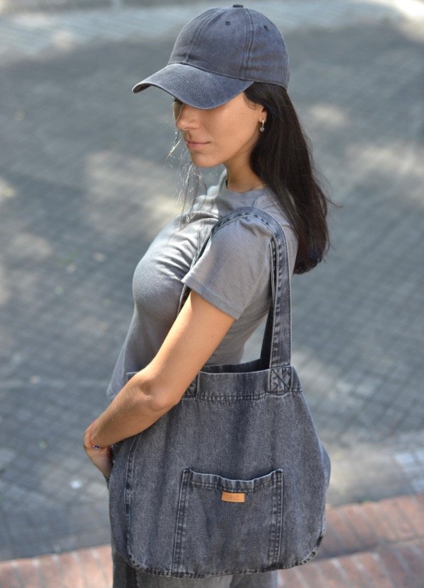 Producto - COMBO BOLSO DENIM NEGRO + GORRA A ELECCIÓN