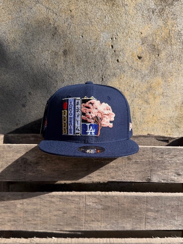 Producto - Gorra cerrada azul NW
