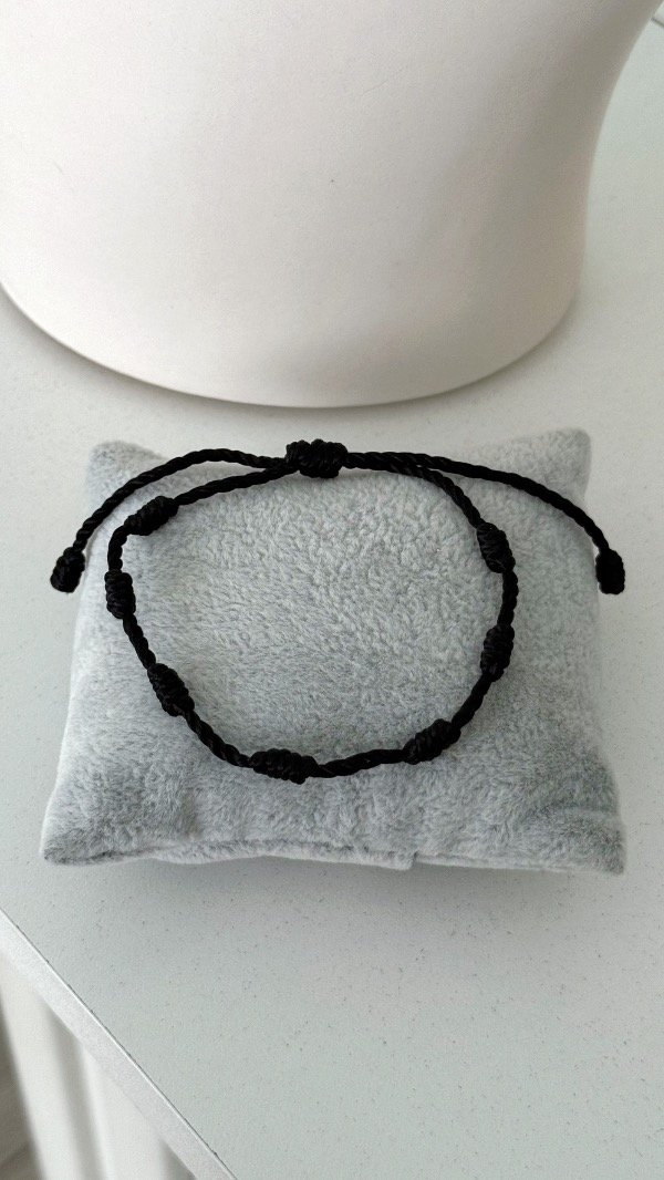 Producto - Pulsera 7 nudos negra HILO