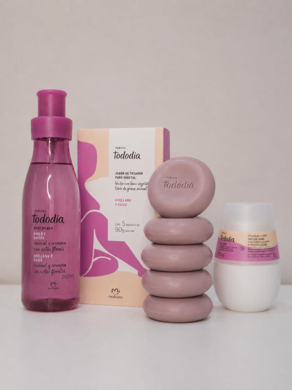 Producto - Kit Avellana y casis (body splash, jabones y desodorante)