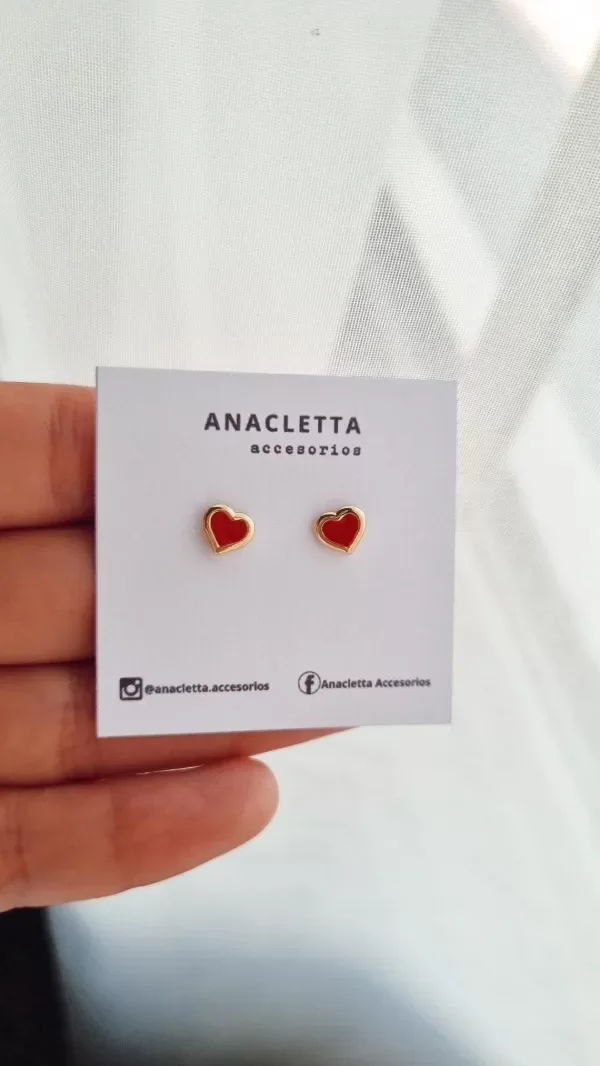 Producto - Aros pasantes corazon rojo enchap en oro