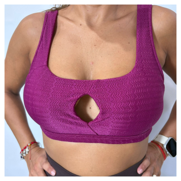 Producto - Top deportivo labrado