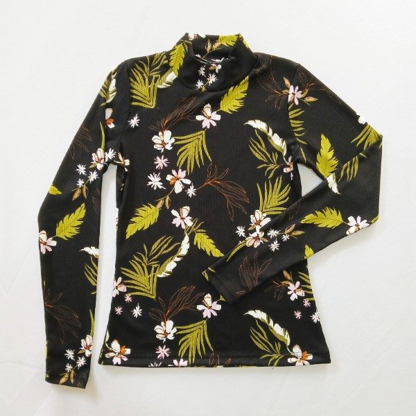 Producto - Polera Flores Verdes