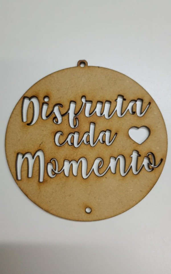 Producto - Atrapasueño circulo 10 cms con frase "Disfruta cada momento"