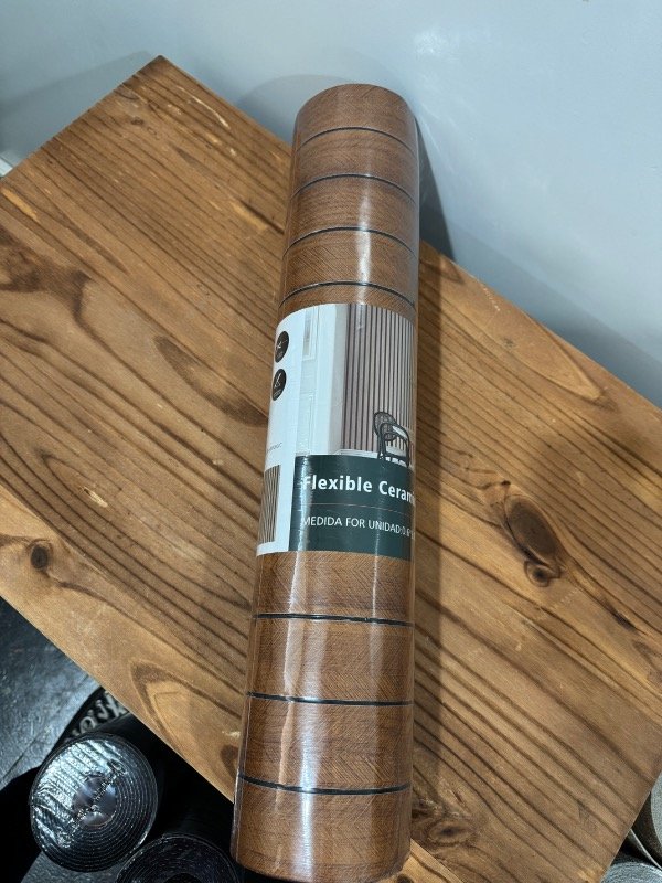Producto - WPC Autoadhesivo Marron Oscuro 0.6 x 3 metros