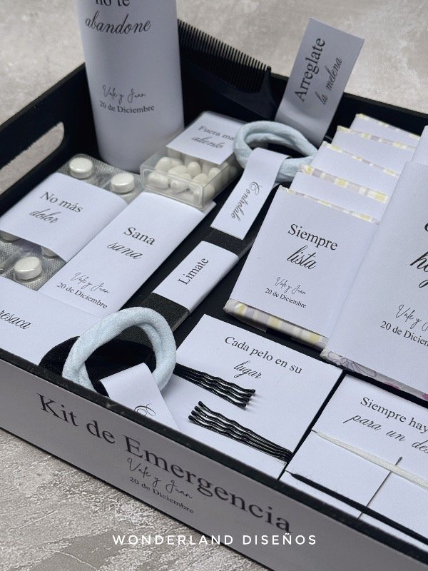 Producto - Kit de Baño - Diseño Minimal 5 (con nombres) - 1