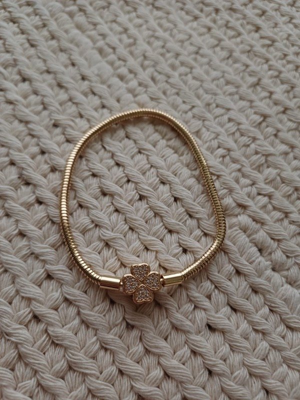 Producto - Pulsera estilo Pandora dorada trebol