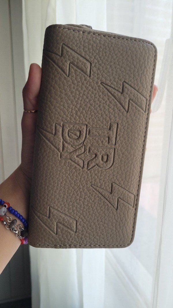Producto - Billetera grande simple con rayos Trendy color camel