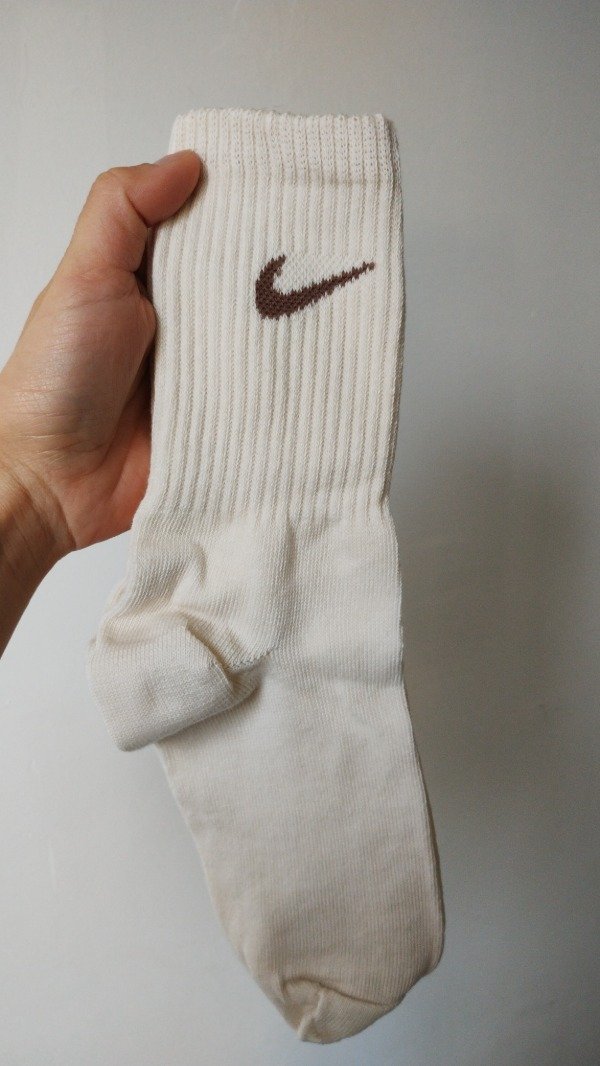 Producto - Nike,color crema