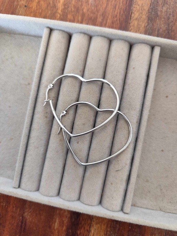 Producto - Aros argolla corazón tamaño 4. Acero quirúrgico.