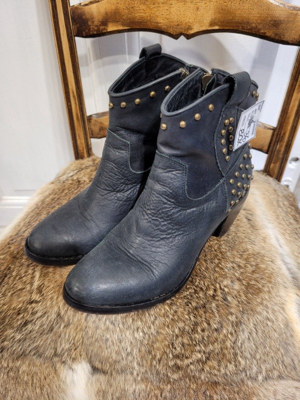 Producto - Botas JUSTA OSADÍA texanas negras co. Tachas Talle 36 - PRECIO: 80X