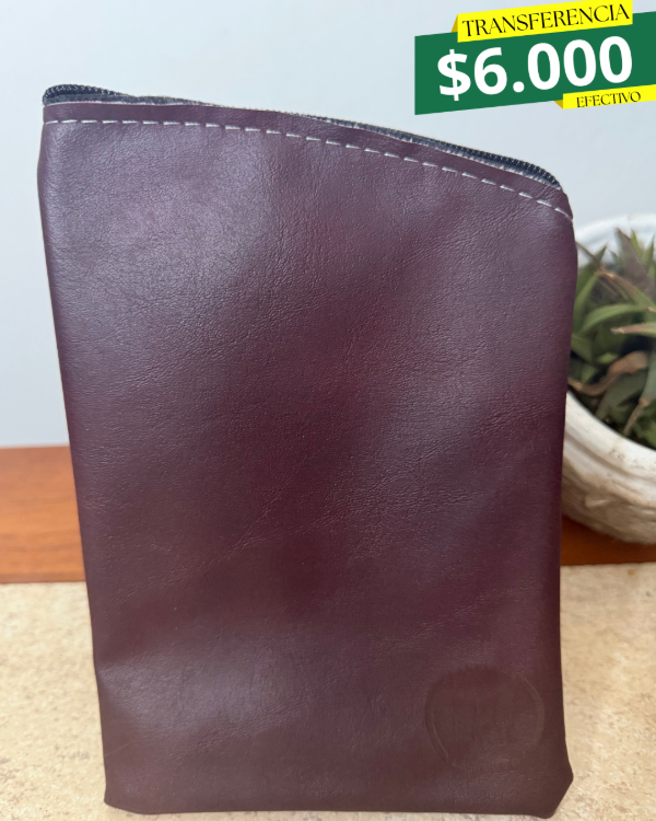 Producto - YERBERO CUERO BORDO
