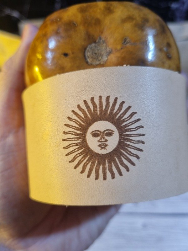 Producto - Mate Galleta con Soporte Grabado del Sol de Mayo - 1