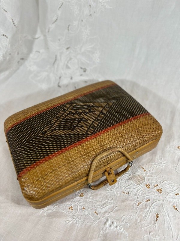 Producto - Cartera antigua de ratán
