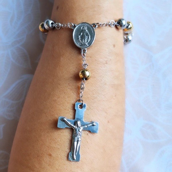 Producto - Pulsera cuentas doradas y plateadas - 0