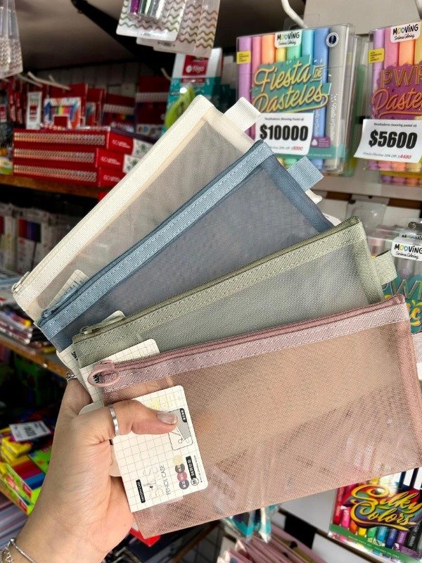 Producto - Cartuchera Malla Transparente Terra 21 x 12