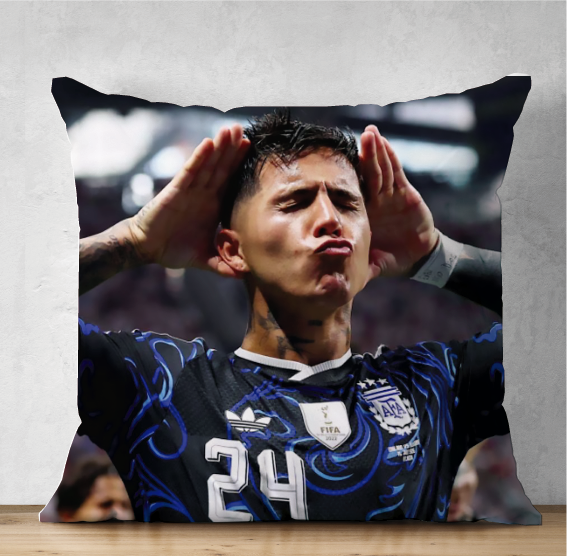 Producto - Almohadon Enzo Fernandez festejo 2026