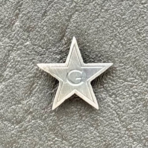 Producto - Pin Estrella Flamígera - 2