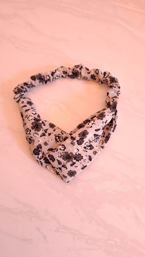 Producto - Turbante flores grises