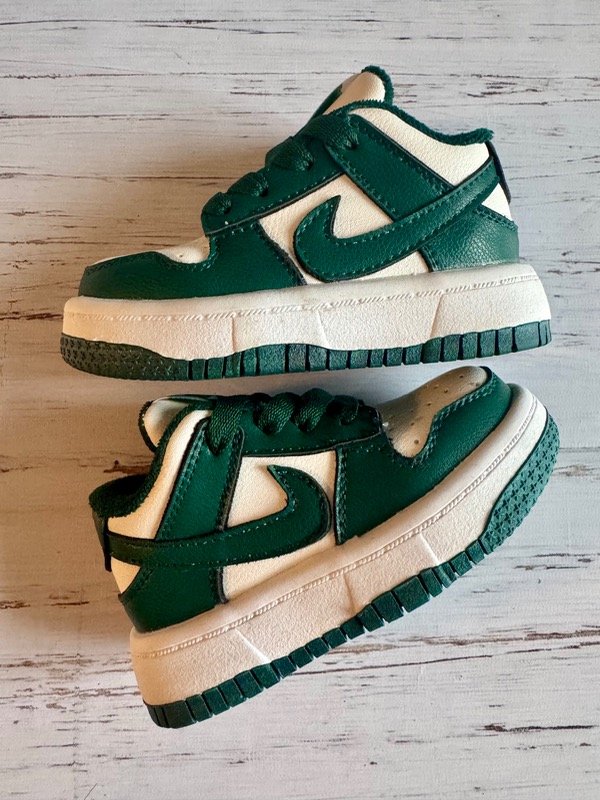 Producto - Zapatillas Nike Force verde