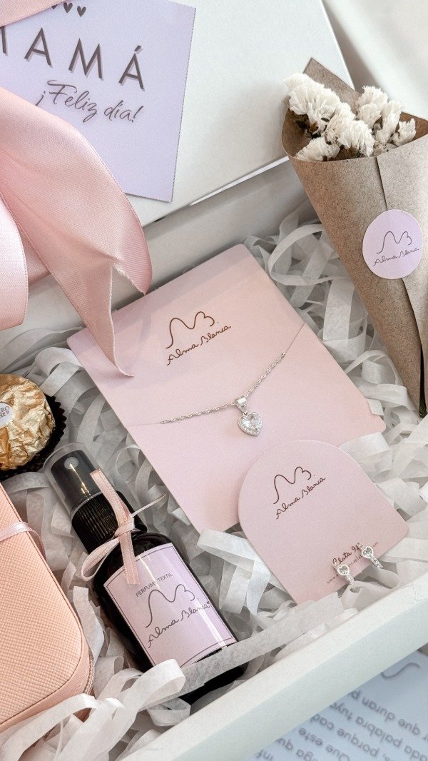 Producto - BOX DIA DE LA MADRE (CADENA Y AROS CORAZON CUBIC)