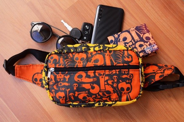 Producto - Riñonera "Calaveras"