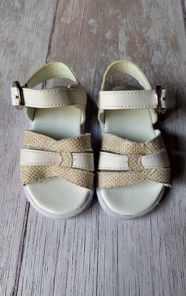 Producto - SANDALIAS NACIONALES NUM 18-19