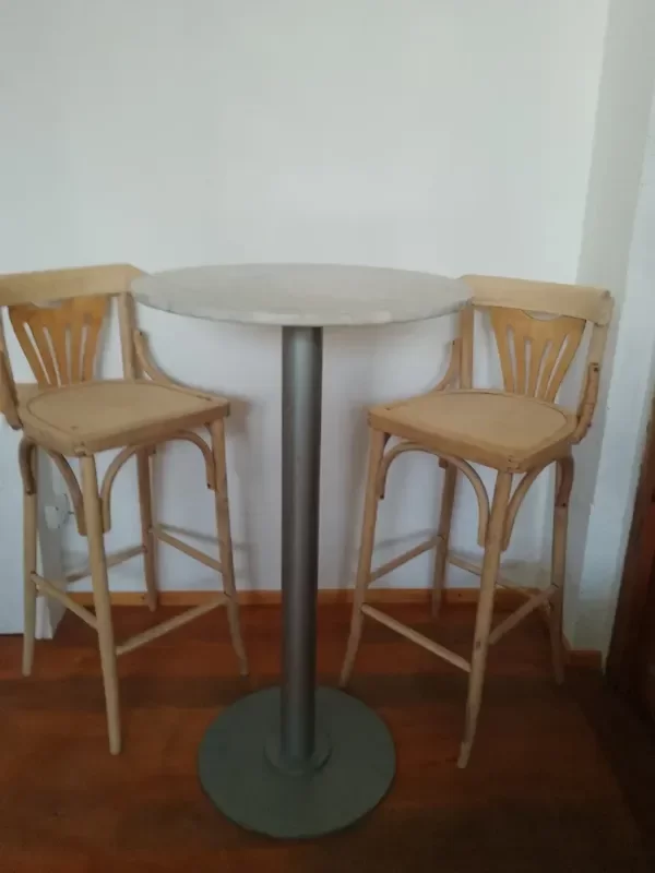 Producto - Par de taburetes altos estilo Thonet - Para Barra o Desayunador.