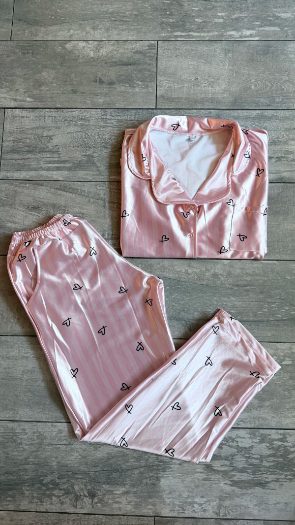 Producto - Pijama corazoncitos raso