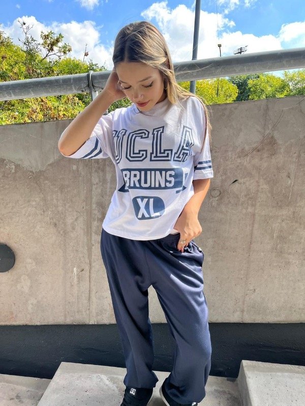 Producto - REMERA BOXY UCLA