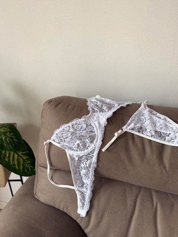 Producto - Conjunto de aro y encaje con less regulable #129