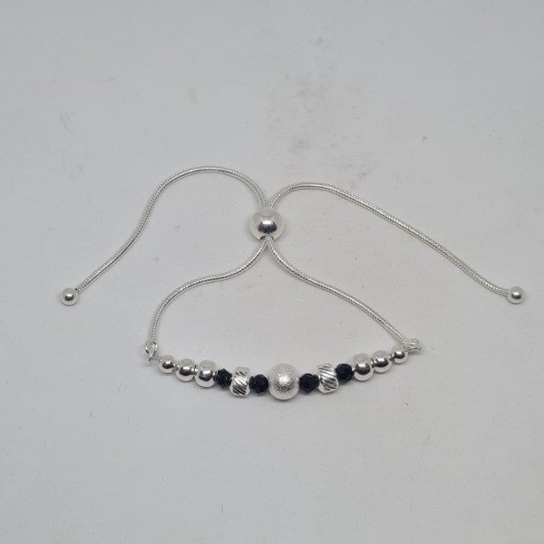 Producto - Pulsera ajustable con bolitas plateadas y negras
