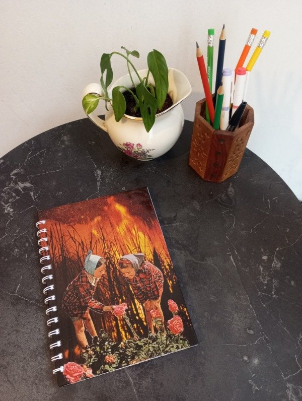 Producto - Cuaderno Rosas fuego - liso