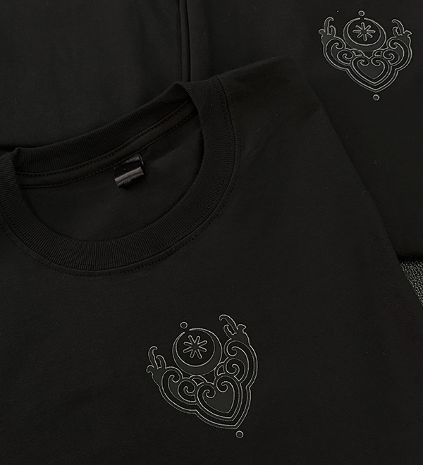 Producto - Remera negro sobre negro
