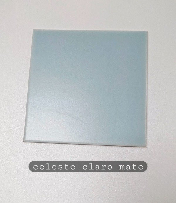 Producto - Azulejo celeste claro mate