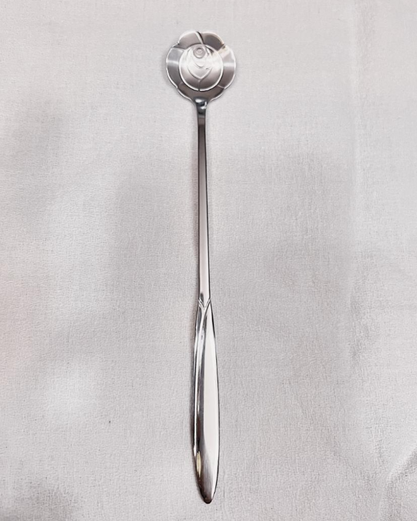 Producto - Cuchara flor plateada